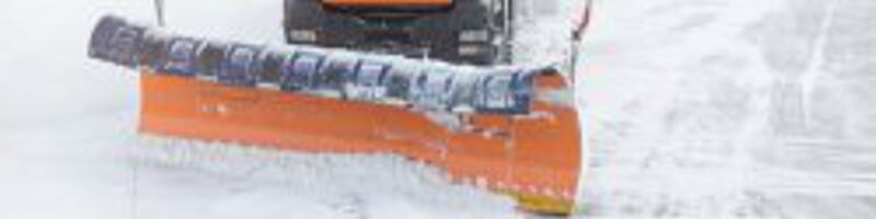 Schürfleisten_800x200 Räumungsfahrzeug schiebt Schnee weg